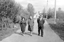 Аршак Аветисович Задикян, Лариса Ивановна Соколова, Александра Степановна Черных (слева)